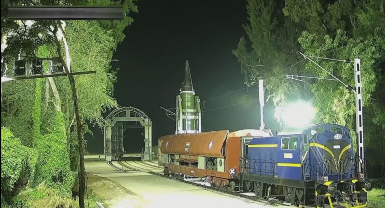 mobile missail louncher