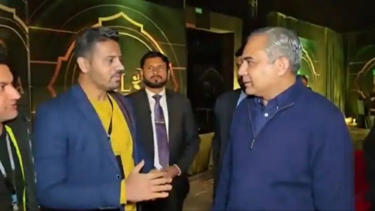 pakistan backtracks on boycott